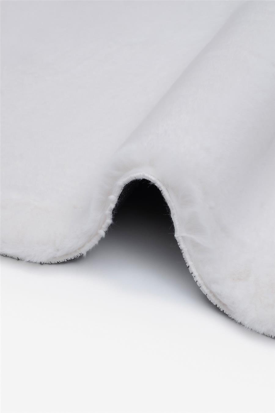 Peluş Beyaz Makinede Yıkanabilir Post Halı